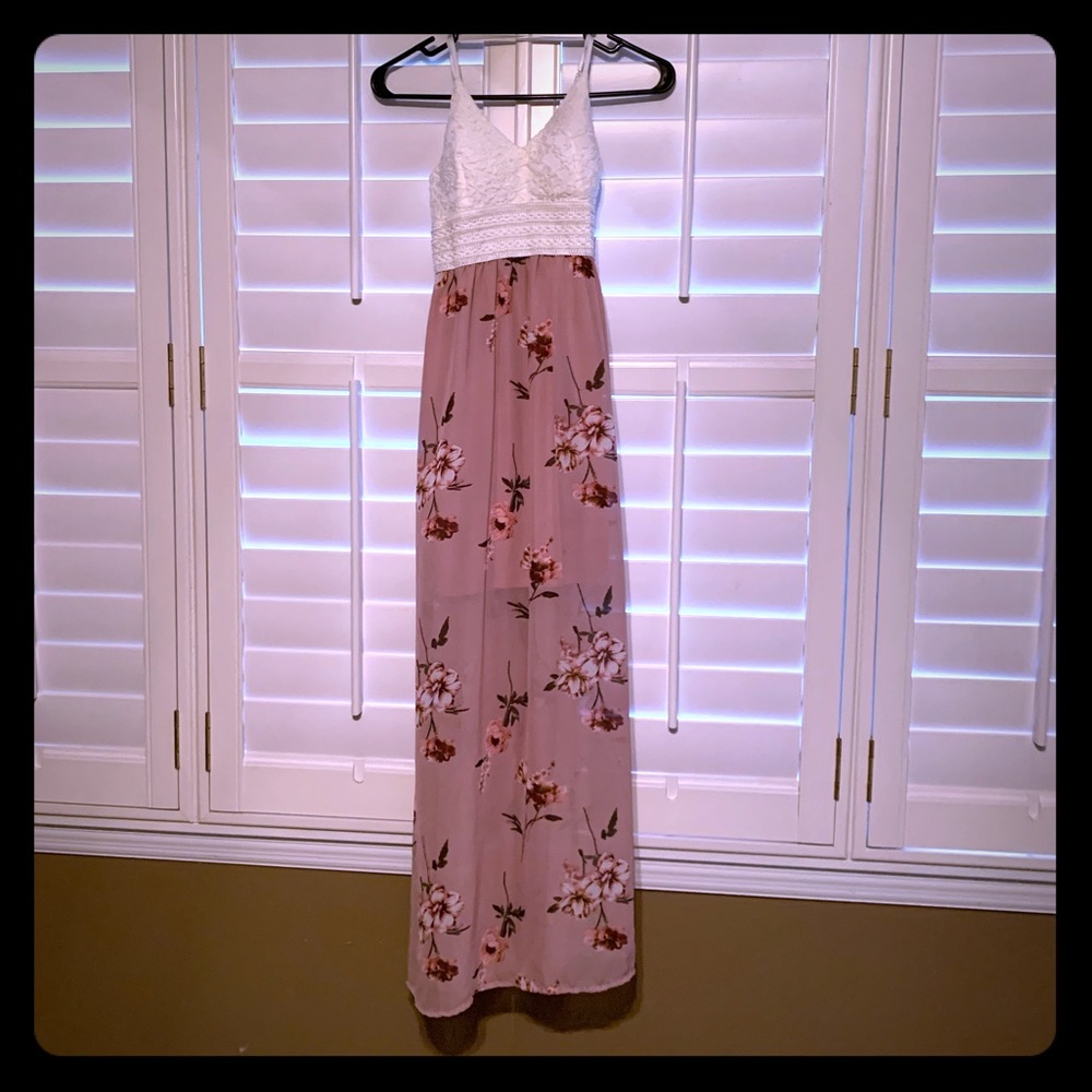 Floral maxi dress size small